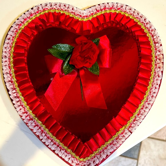 VTG RUSSELL STOVER VALENTINE FANCY HEART CHOCOLATE BOX RIBBON LACE ROSE 12” LOVE - Picture 5 of 9